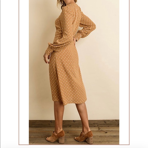 Mustard V neck dress - Picture 4 of 7